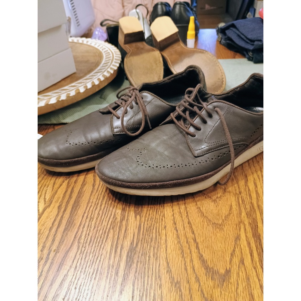 UGG Henrick Perforated Brown Leather Oxford Dress Shoes Mens 11 1090413 Sneaker